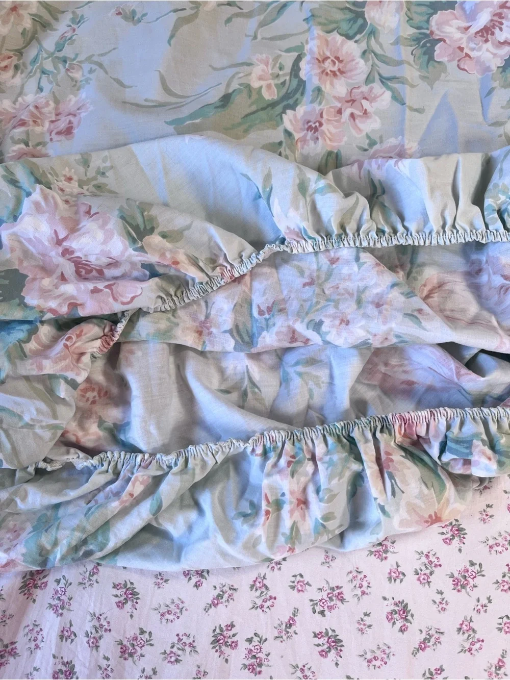 Vintage J.P. Steven’s Floral ruffled Lace Full Sheet Set